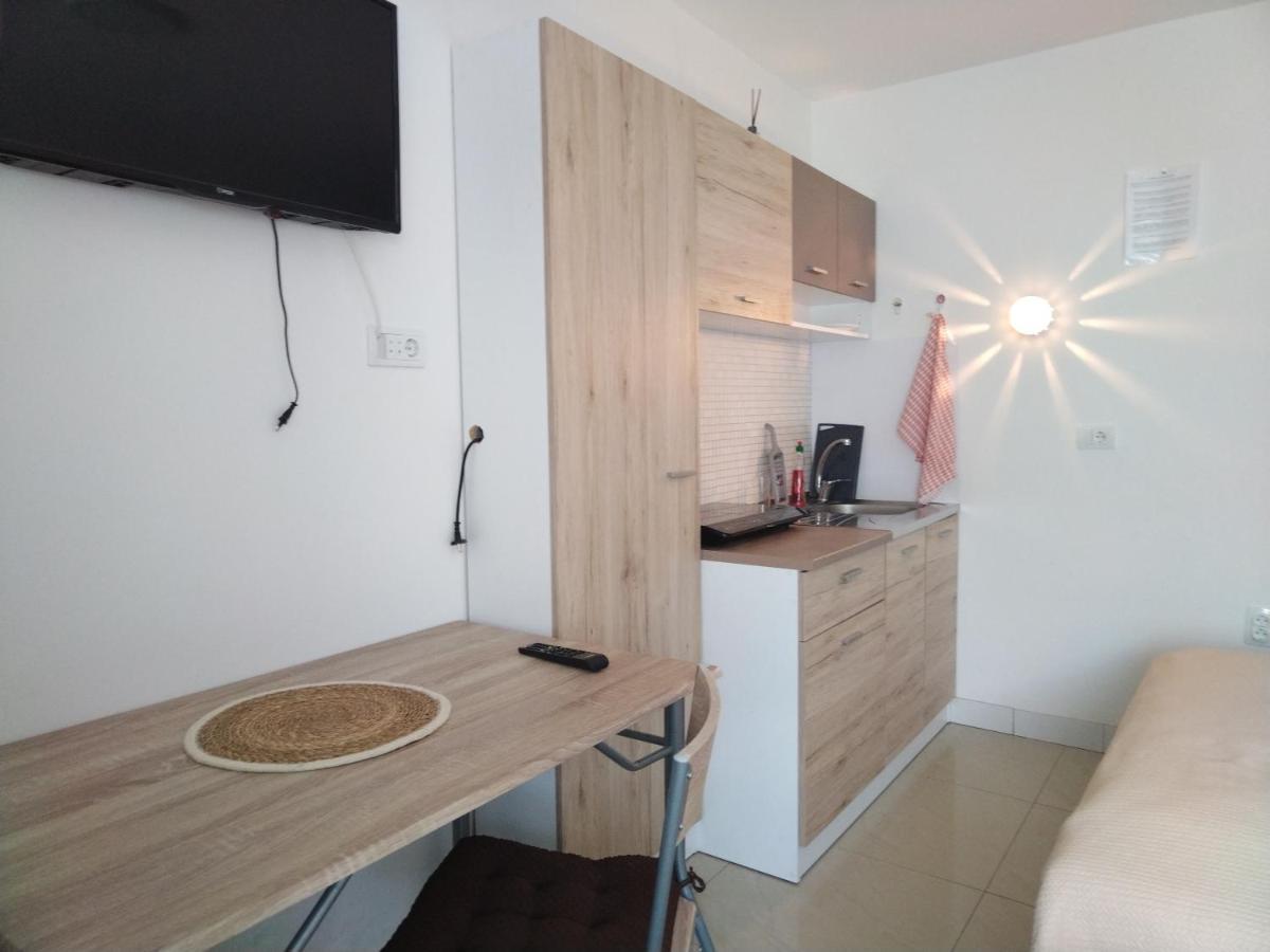 Studio Apartman Mir Apartment Kanjiža Екстериор снимка